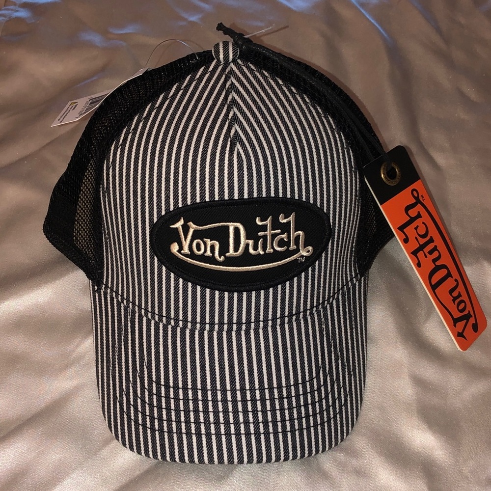 Von Dutch Black & White Pinstripe Railroad Mesh Trucker Cap Logo Patch OS NWT